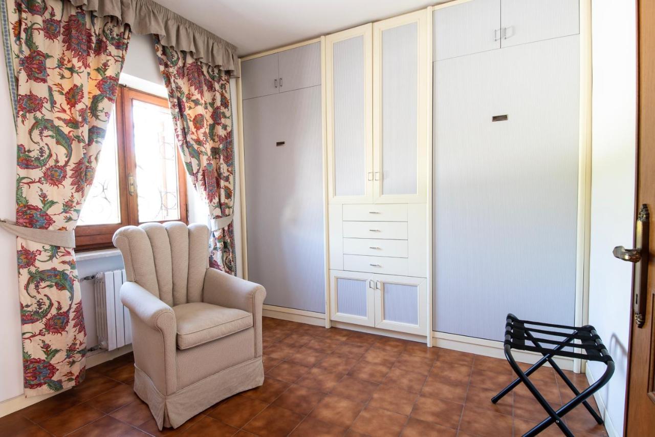 Palazzo Moresco Santa Marinella Buitenkant foto